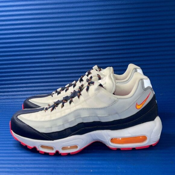 Size 9- Women’s Nike Air Max 95 307960-405 White Running Shoes Sneakers - Picture 2 of 8